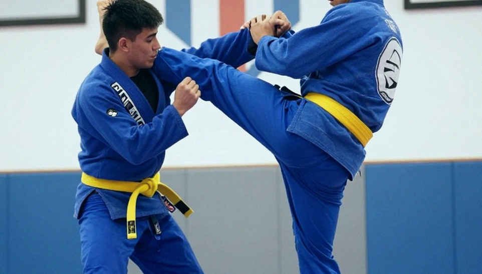 Chấn thương của Nguyễn Xuân Son và bài toán quản lý tải mà bóng đá Việt Nam chưa muốn đọc